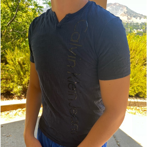 CALVIN KLEIN JEANS MEN V NECK T SHIRT NAVY BLUE CASUAL PARTY NIGHT OUT SIGNATURE - Picture 13 of 16